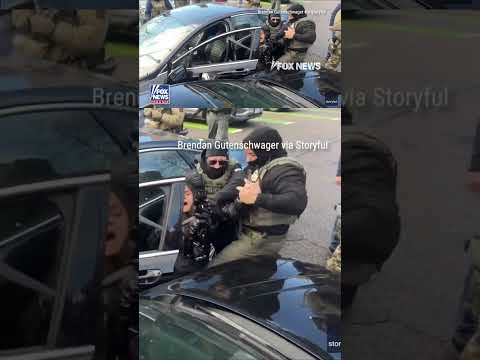 CHAOTIC SCENE: Federal agents forcefully remove a woman from her car amid anti-ICE protests #us #fox