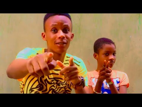 Elon musk and The fish pie seller @ElonMusk-FanZone  @MrMacaroni @Swizmond